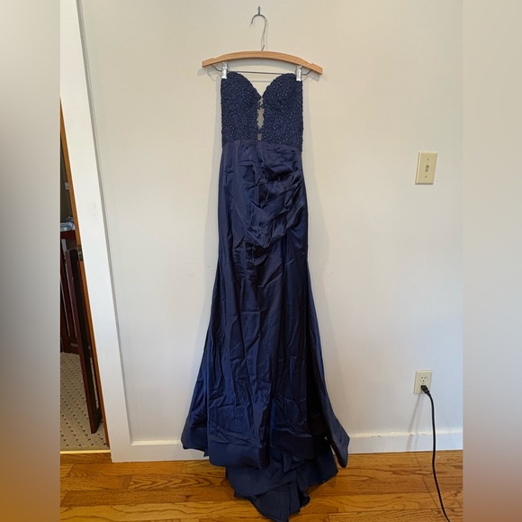 Polly Boutique Strapless Navy Blue Prom Dress With Slit and Appliqués Size 2 - Picture 3 of 10